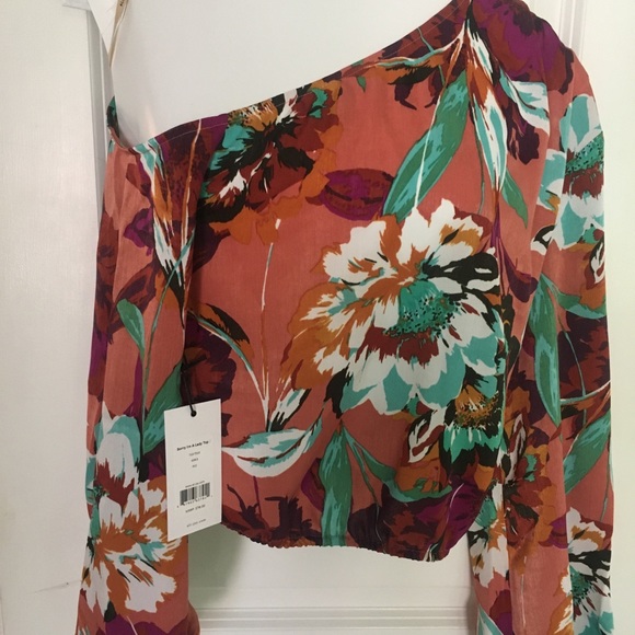 Ali & Jay Floral Off the Shoulder Top - Picture 2 of 4